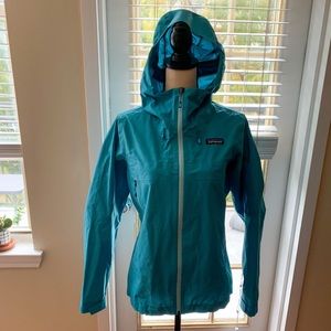 Beautiful Lightweight Blue Patagonia Raincoat